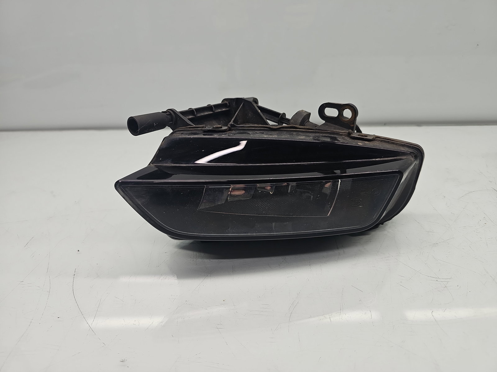 Proiector ceata dreapta AUDI A3 (8VS) [Fabr 2013-prezent] Berlina S-line 8V0941700D - imagine 1