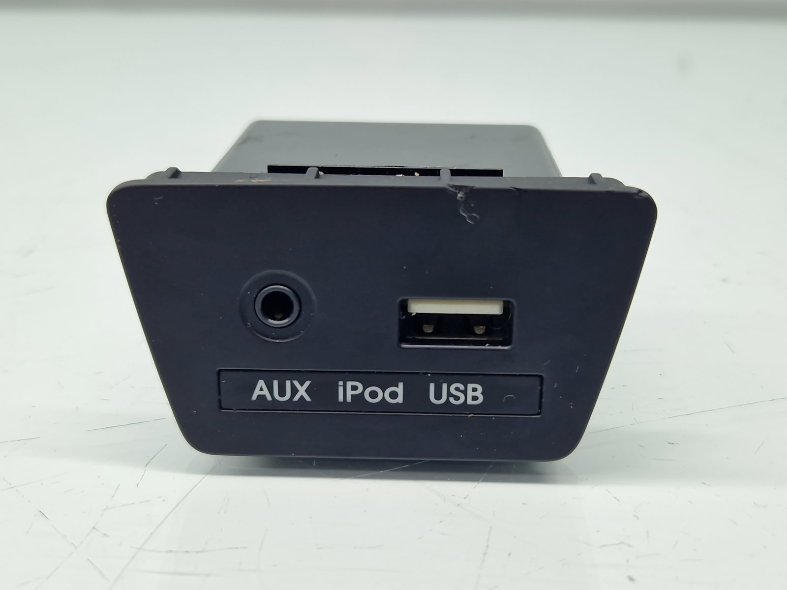 Conector auxiliar USB Hyundai ix35 (LM) [Fabr 2010-2017] 96110-2S000 - imagine 1