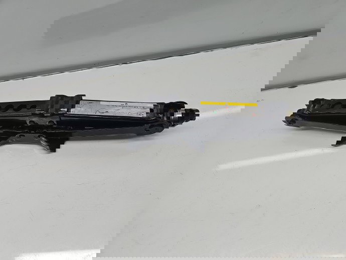 Set cric si cheie AUDI A3 (8VS) [Fabr 2013-prezent] OEM