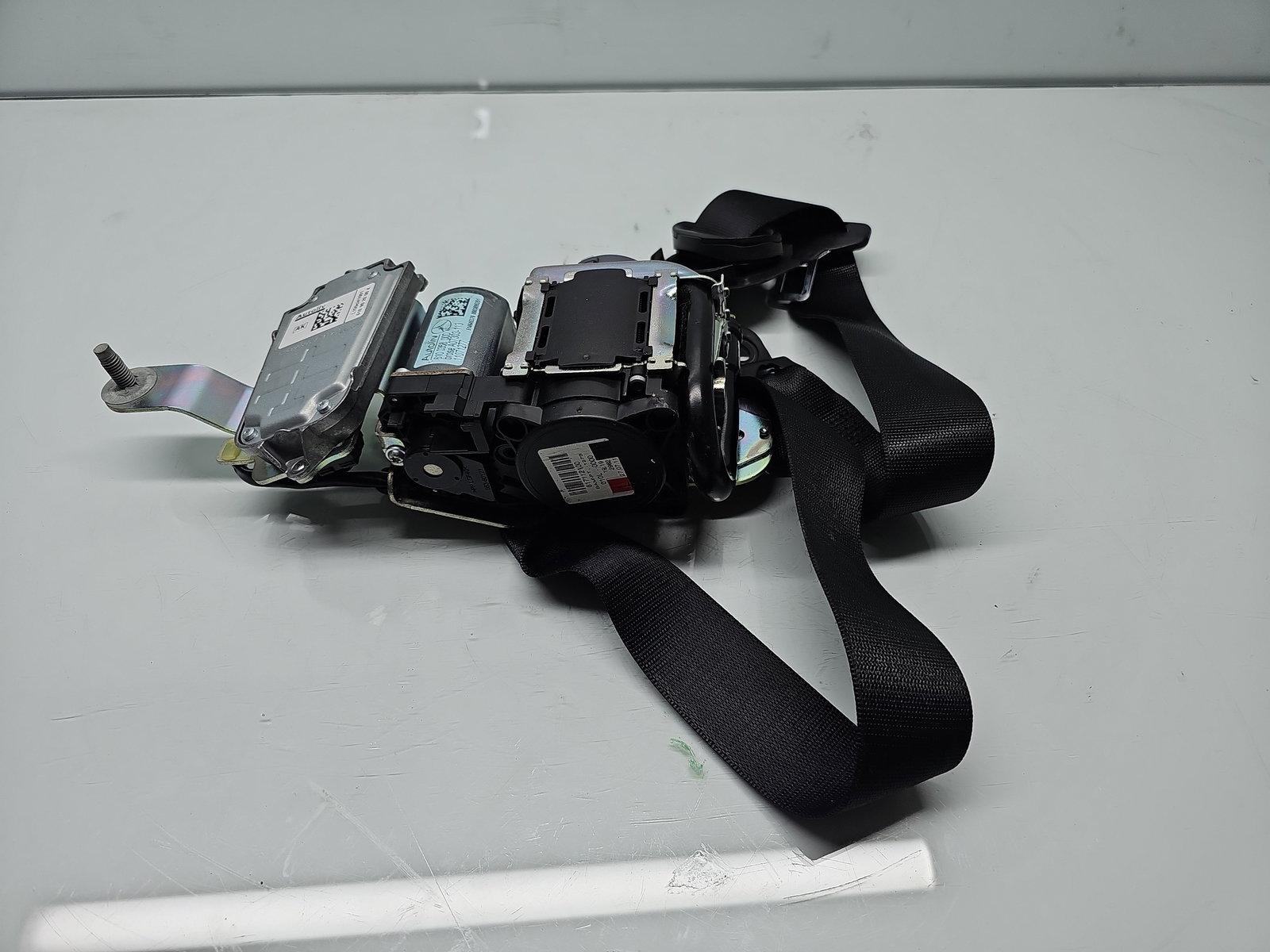 Centura stanga fata Mercedes Clasa E (W212) [Fabr 2009-2016] 610035800D - imagine 1