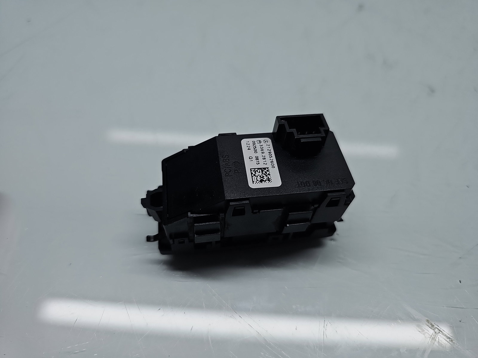 Buton avarii Mercedes Clasa E (W212) [Fabr 2009-2016] 2129052600 - imagine 3