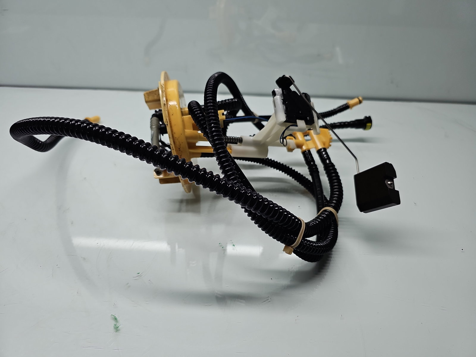 Sonda litrometrica Mercedes Clasa E (W212) [Fabr 2009-2016] OEM 3.0 CDI 642852 195KW / 265CP - imagine 1