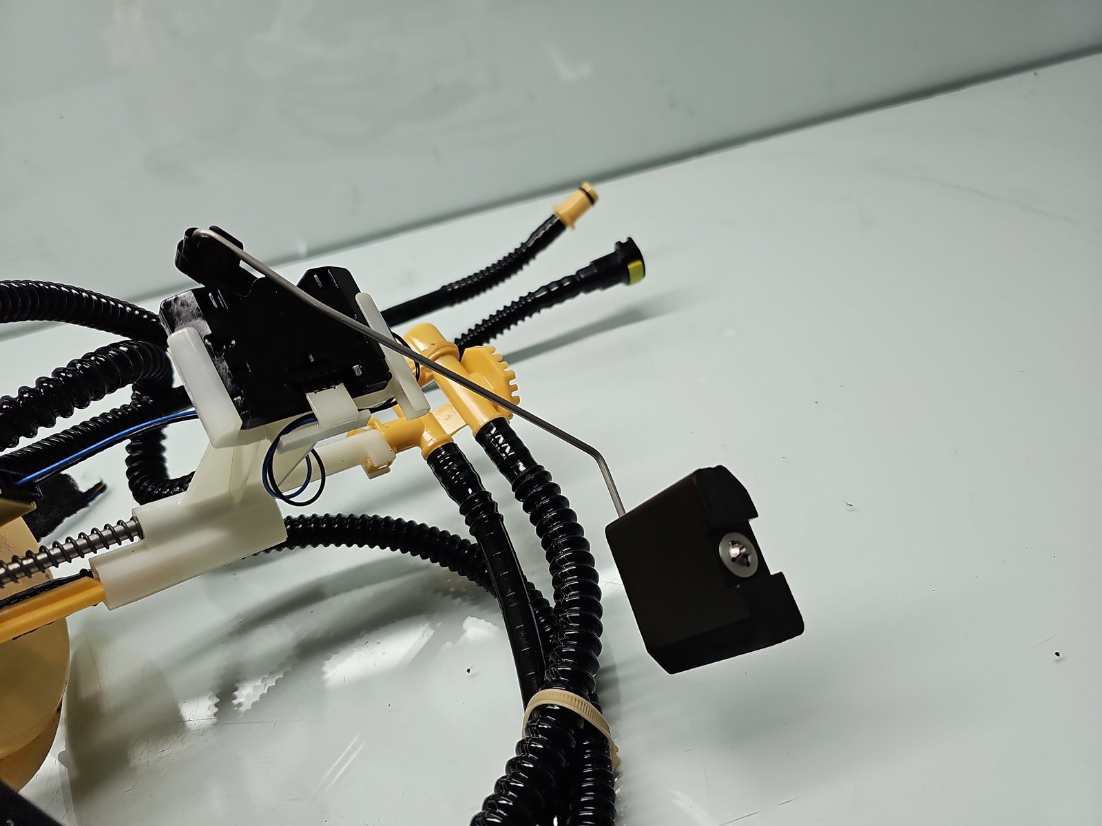 Sonda litrometrica Mercedes Clasa E (W212) [Fabr 2009-2016] OEM 3.0 CDI 642852 195KW / 265CP - imagine 2