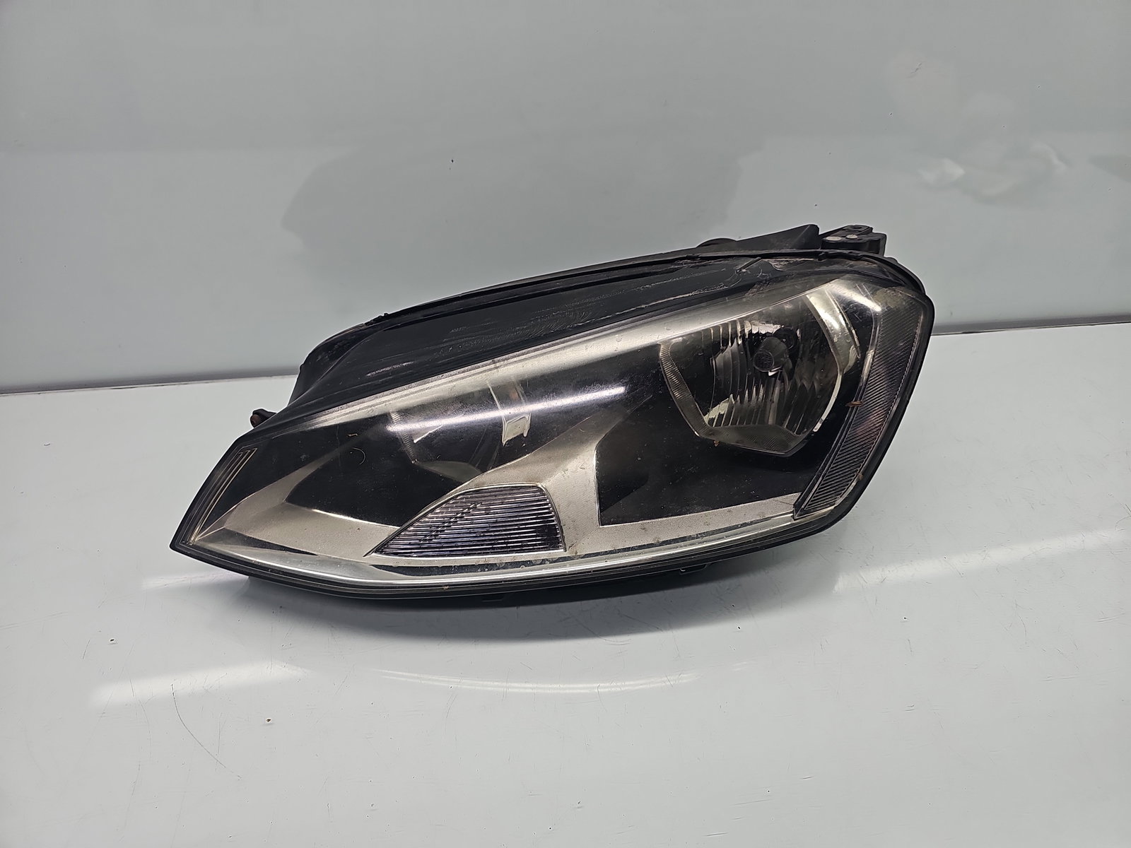 Far stanga Volkswagen Golf 7 (5G) [Fabr 2014-prezent] Hatchback OEM - imagine 1