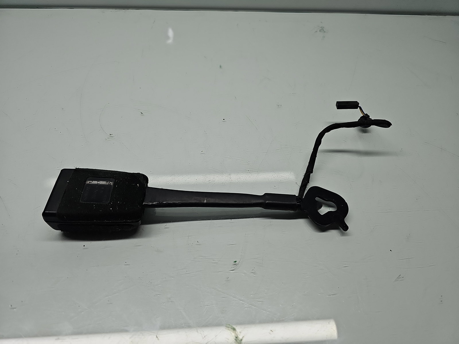 Capsa centura stanga fata Skoda Octavia 3 (5E3) [Fabr 2012-2020] 5G3857755C - imagine 1