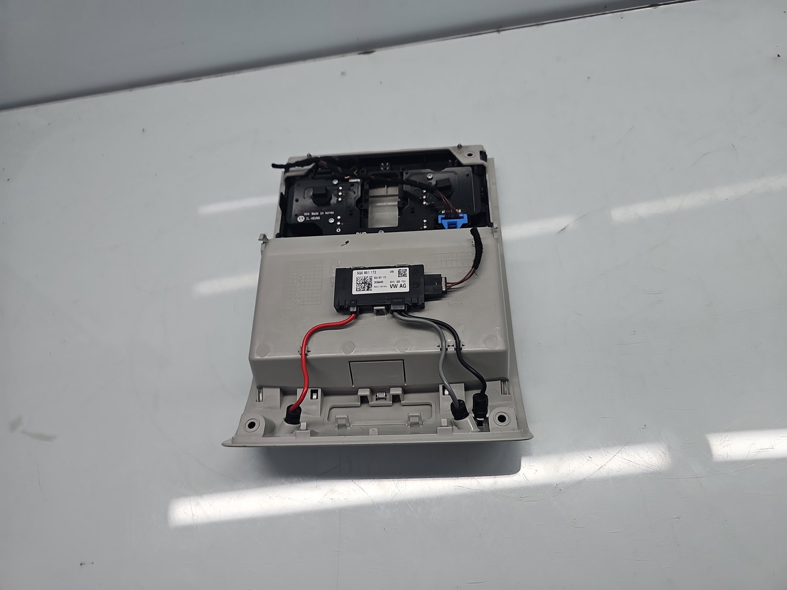 Plafoniera fata Volkswagen Golf 7 (5G) [Fabr 2014-prezent] Hatchback 5G0868837 - imagine 5