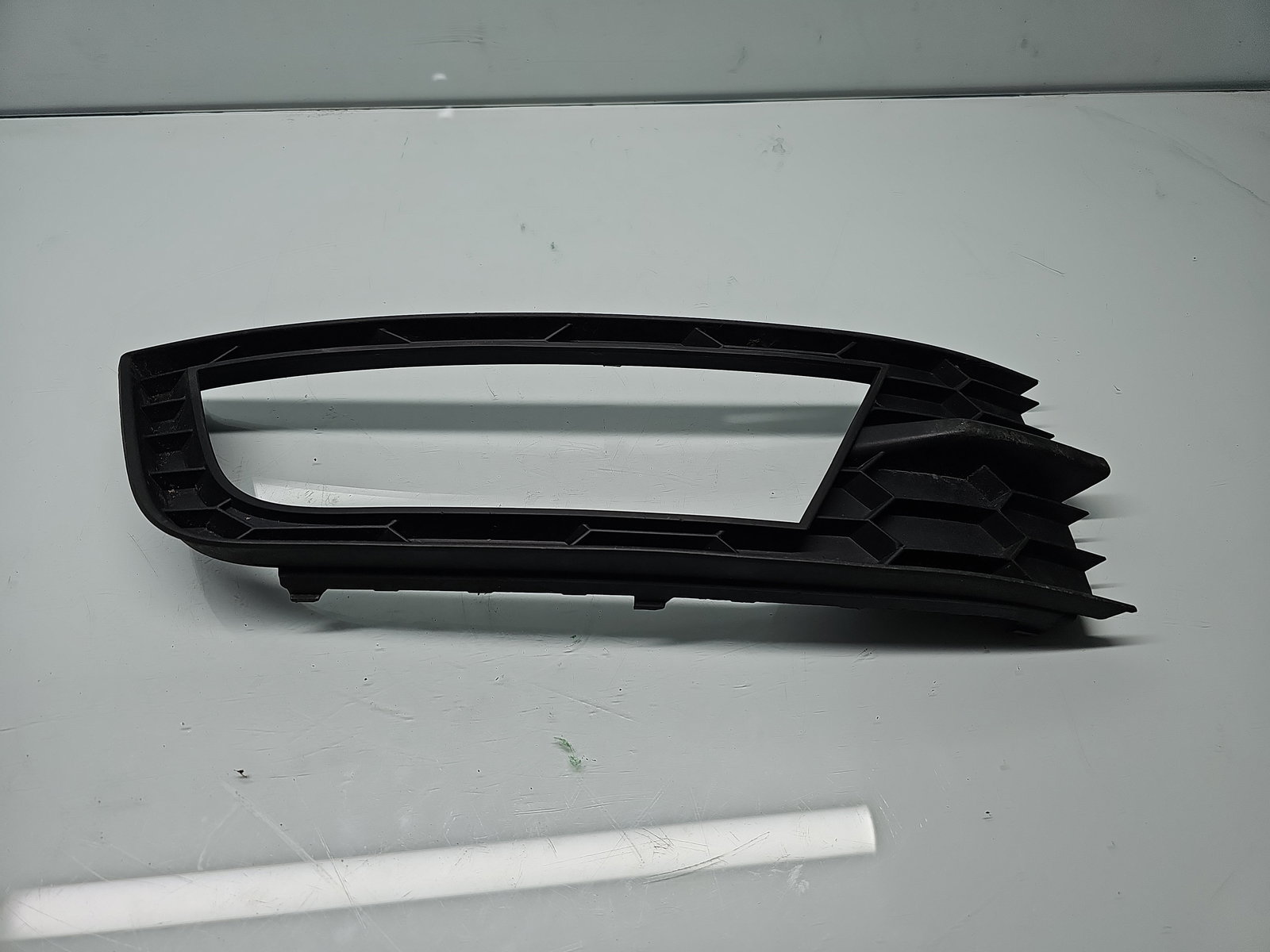 Grila proiector dreapta Skoda Octavia 3 (5E3) [Fabr 2012-2020] Berlina 5E0807682 - imagine 1