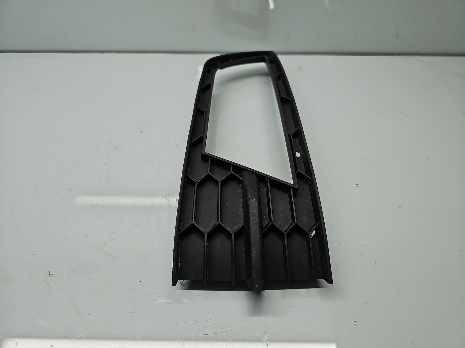 Grila proiector dreapta Skoda Octavia 3 (5E3) [Fabr 2012-2020] Berlina 5E0807682 - imagine 2