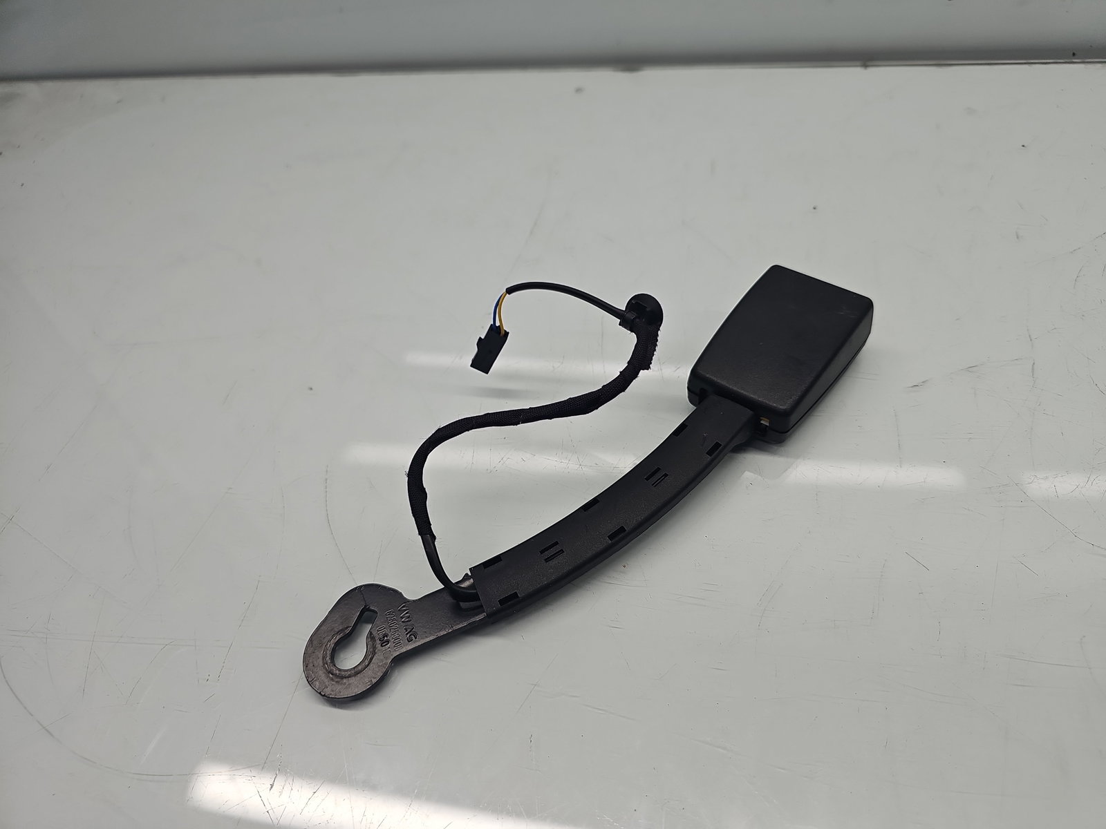 Capsa centura dreapta fata Volkswagen Golf 7 (5G) [Fabr 2014-prezent] 5G4857755B - imagine 3