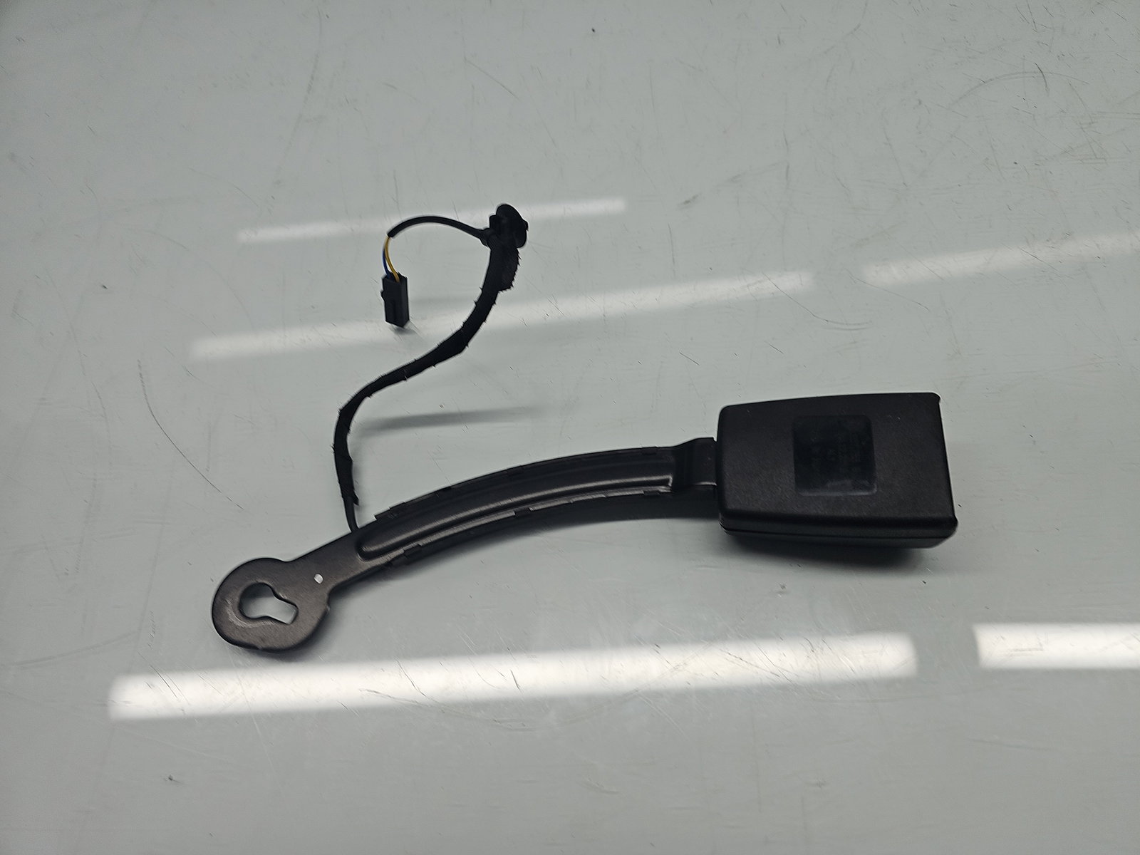 Capsa centura dreapta fata Volkswagen Golf 7 (5G) [Fabr 2014-prezent] 5G4857755B - imagine 4