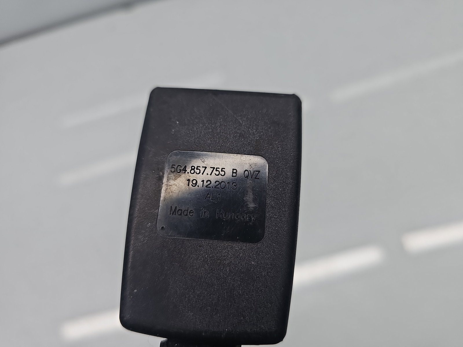 Capsa centura dreapta fata Volkswagen Golf 7 (5G) [Fabr 2014-prezent] 5G4857755B - imagine 5