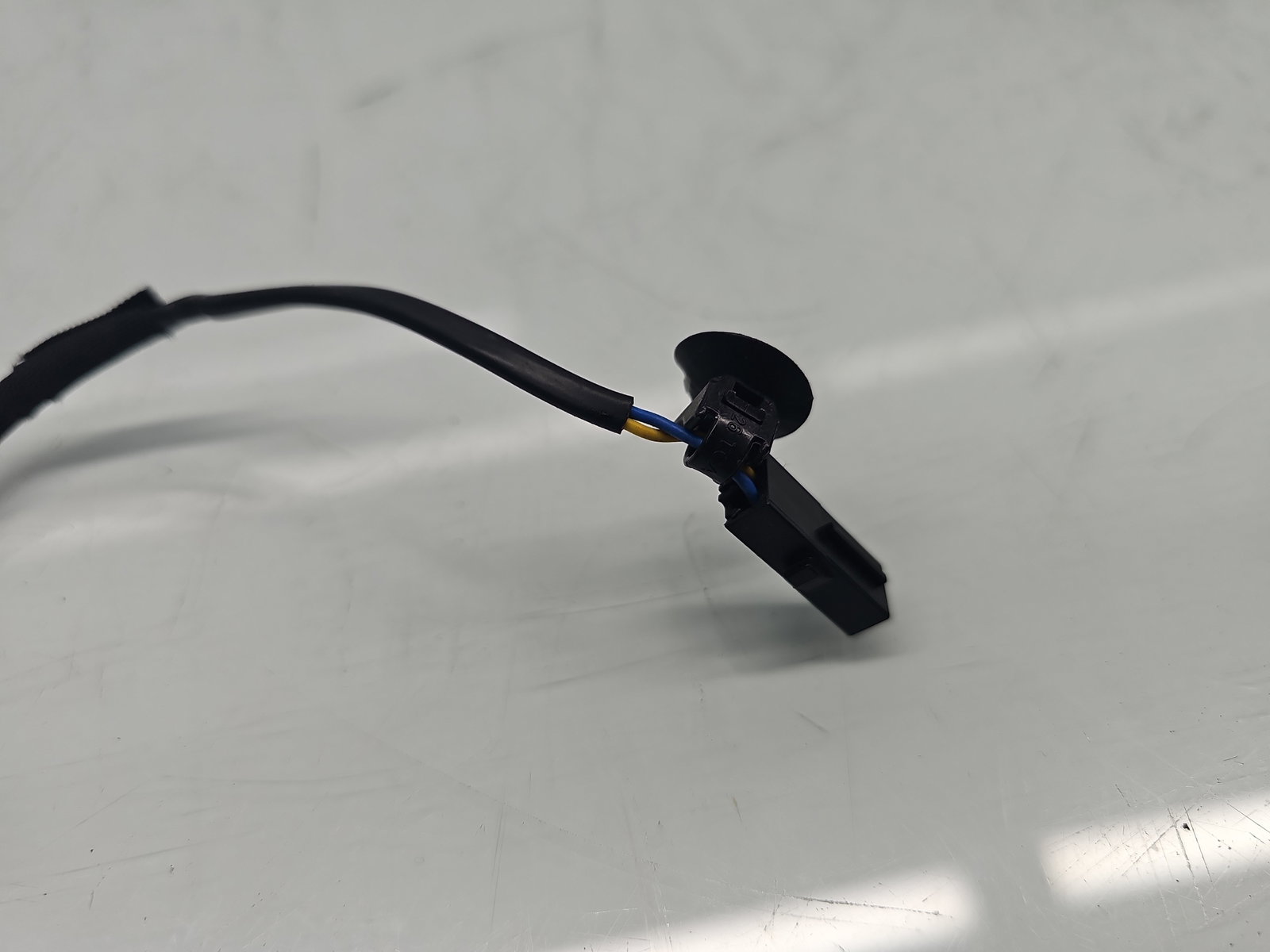 Capsa centura stanga fata Volkswagen Golf 7 (5G) [Fabr 2014-prezent] 5G4857756C - imagine 2