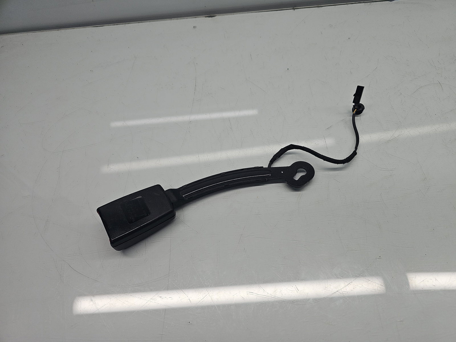 Capsa centura stanga fata Volkswagen Golf 7 (5G) [Fabr 2014-prezent] 5G4857756C - imagine 3