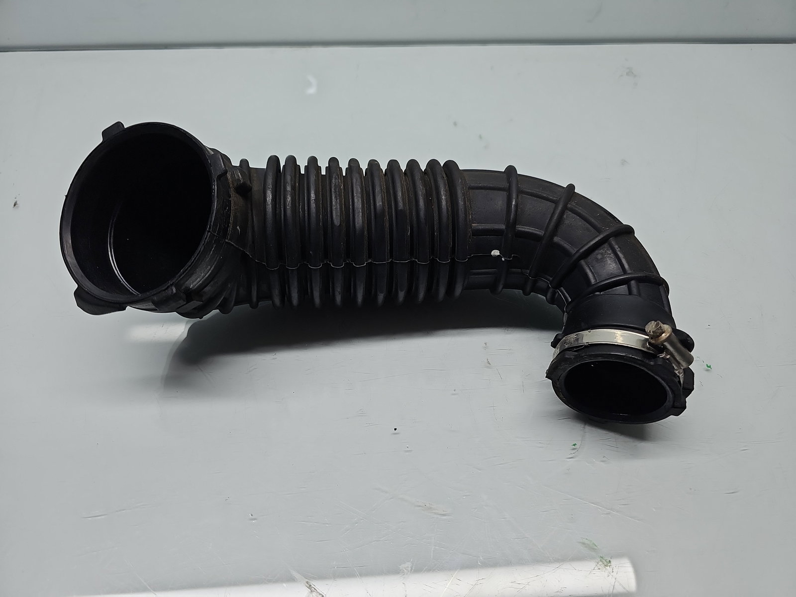 Tub admisie aer AUDI A4 (8K2, B8.5) [Fabr 2008-2015] 03G129629E 2.0 TDI CGLC 130KW / 177CP - imagine 1