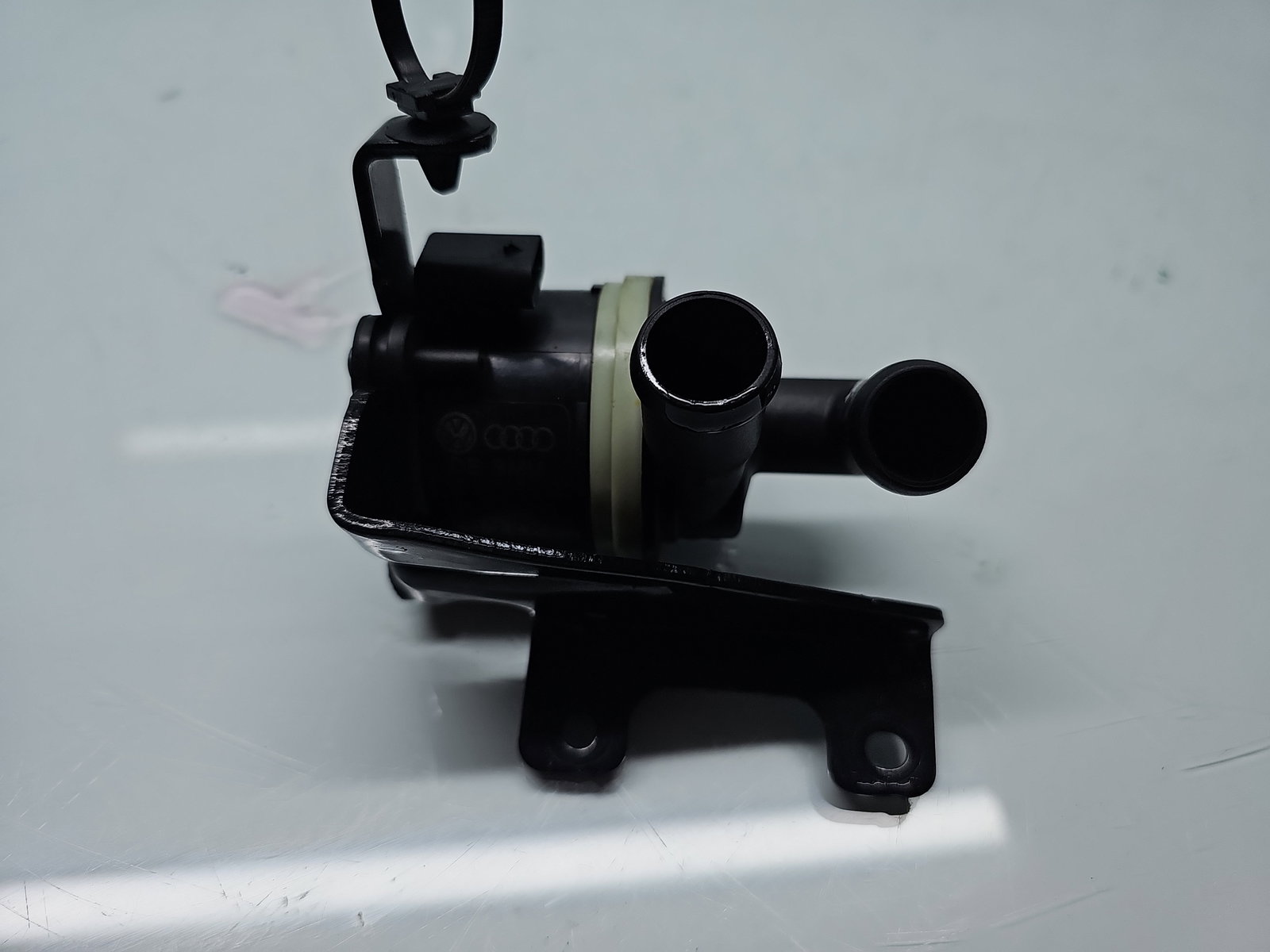 Pompa recirculare apa AUDI A4 (8K2, B8.5) [Fabr 2008-2015] 5N0965561A 2.0 TDI CGLC 130KW / 177CP - imagine 4