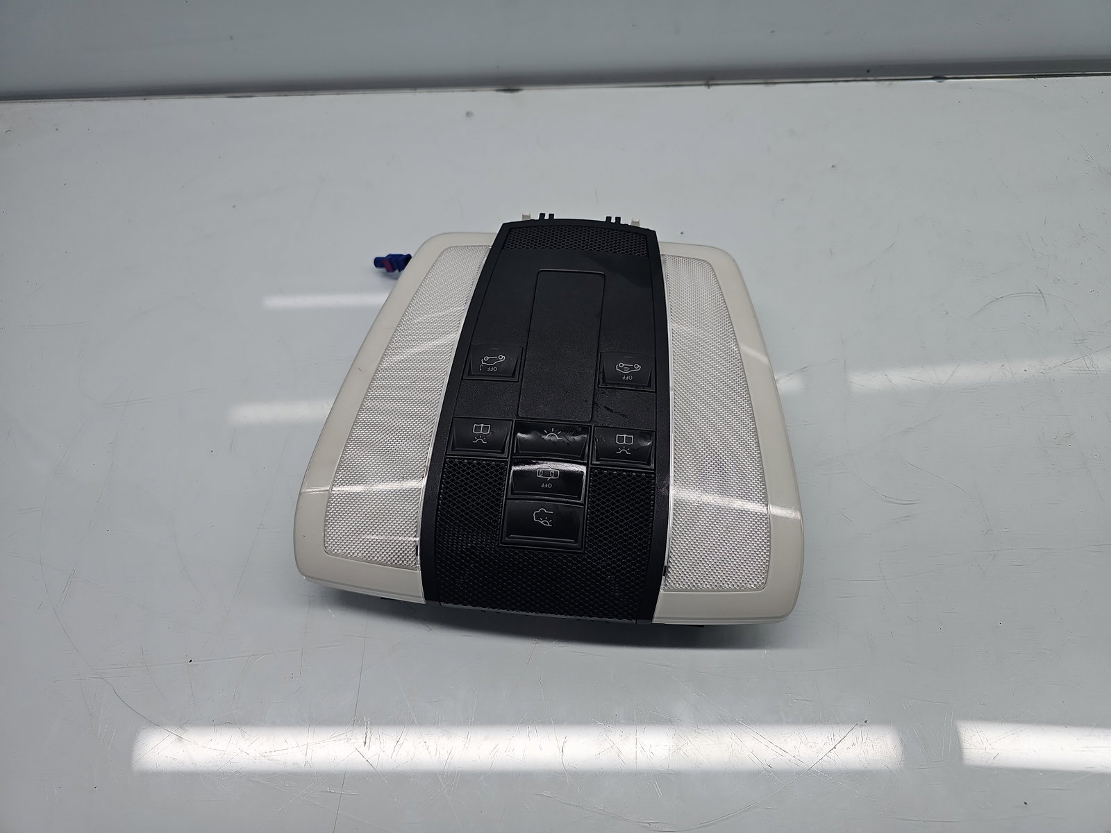 Plafoniera fata Mercedes Clasa C (W204) [Fabr 2007-2014] Berlina Facelift, AMG A2049063002 - imagine 1