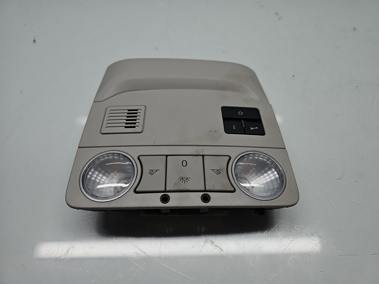 Plafoniera fata Volkswagen Tiguan (5N) [Fabr 2007-2016] SUV 1K8947105AD - imagine 1