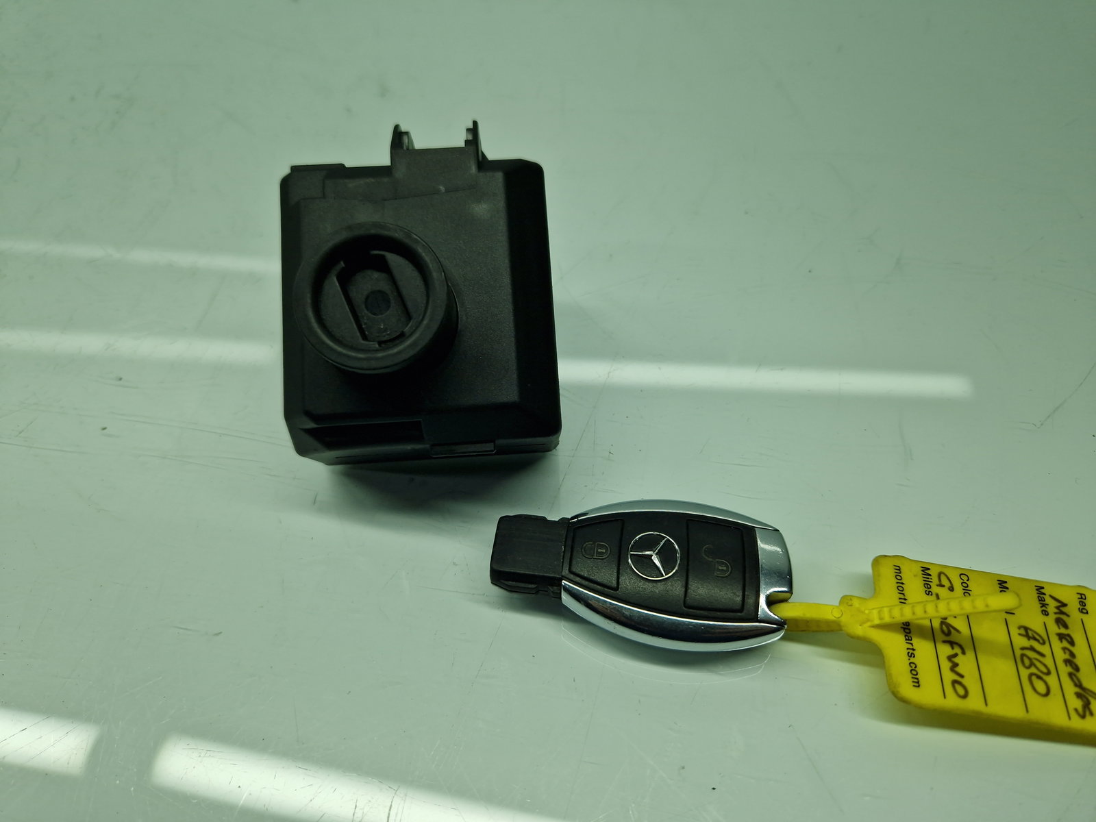 Contact cu cheie Mercedes Clasa A (W176) [Fabr 2012-2018] A2469054602 1.5 CDI 607951 80KW / 109CP - imagine 4