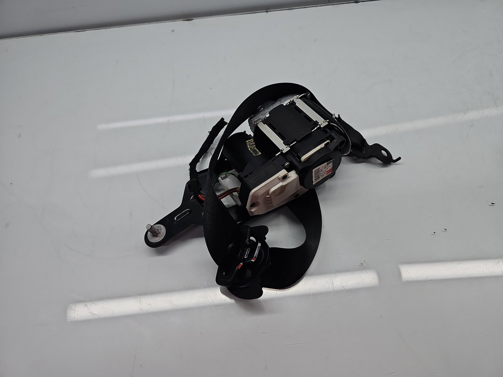 Centura stanga fata Mercedes Clasa C (W204) [Fabr 2007-2014] A2048604586 - imagine 1