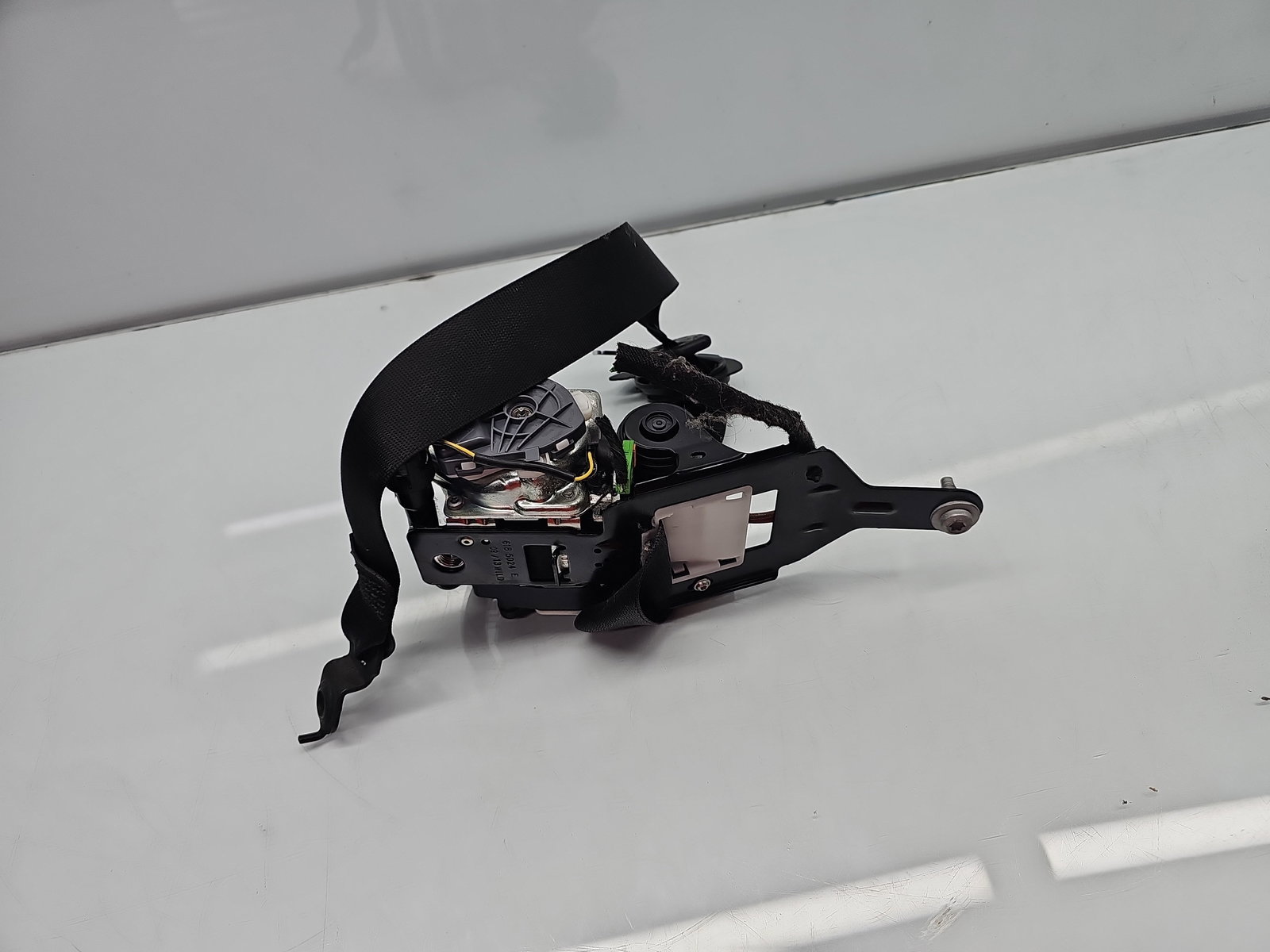 Centura stanga fata Mercedes Clasa C (W204) [Fabr 2007-2014] A2048604586 - imagine 3