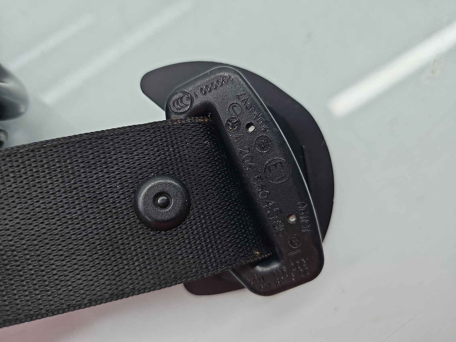 Centura stanga fata Mercedes Clasa C (W204) [Fabr 2007-2014] A2048604586 - imagine 4