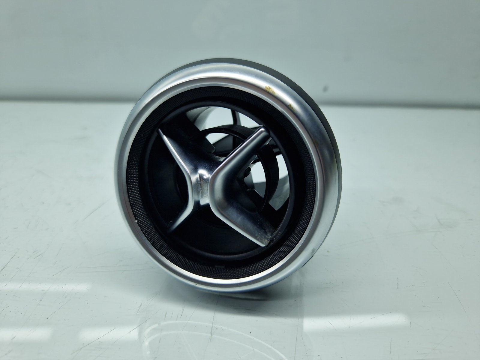 Grila aerisire centrala Mercedes Clasa A (W176) [Fabr 2012-2018] A1768300354 - imagine 1