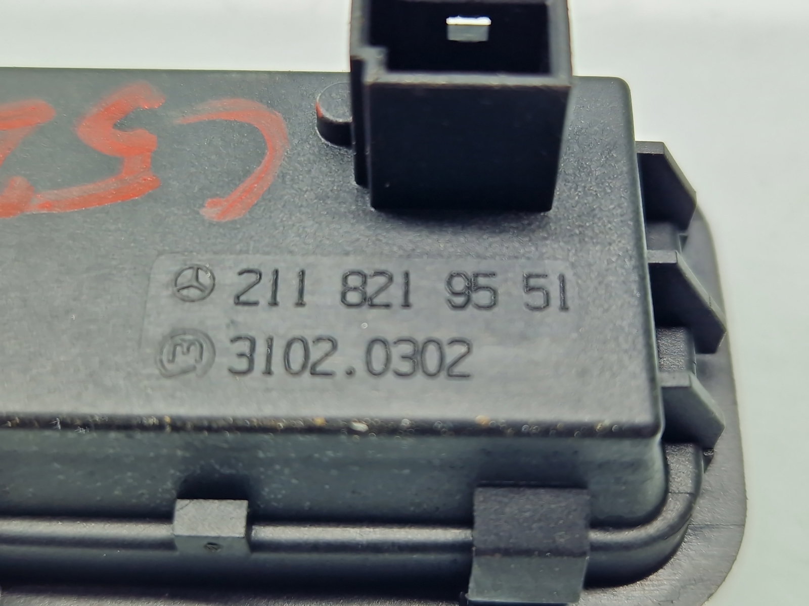 Buton deschidere haion Mercedes Clasa C (W204) [Fabr 2007-2014] 2118219551 - imagine 5