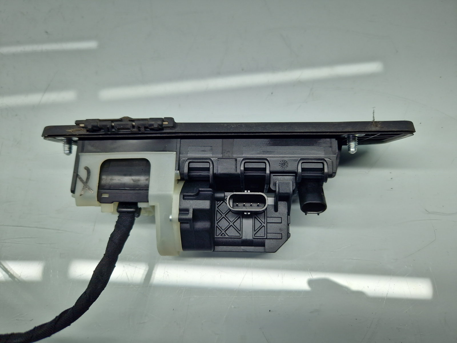 Buton deschidere haion Mercedes Clasa A (W177) [Fabr 2019-2024] A0997503500 - imagine 3