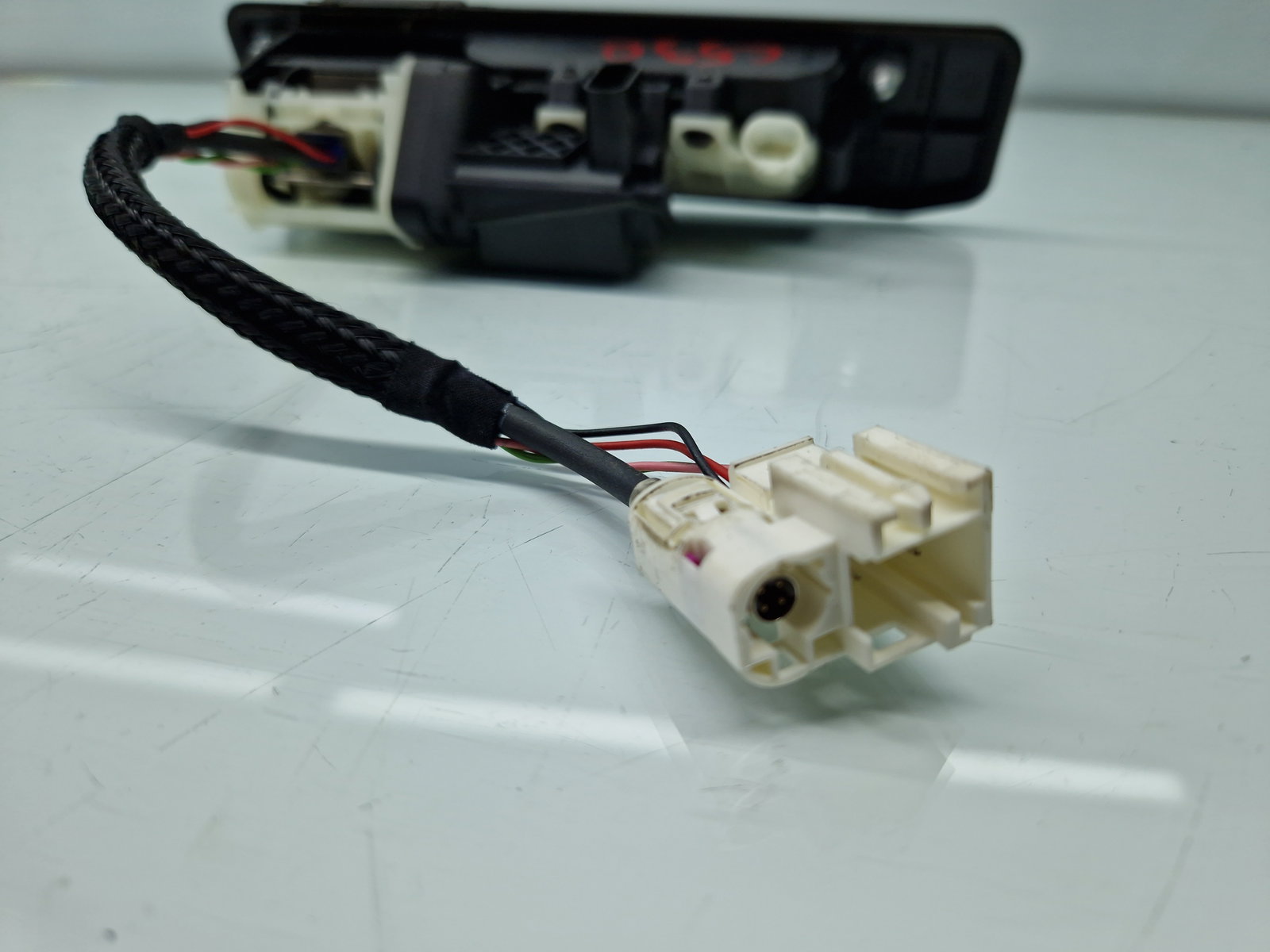 Buton deschidere haion Mercedes Clasa A (W176) [Fabr 2012-2018] A1667500993 - imagine 3