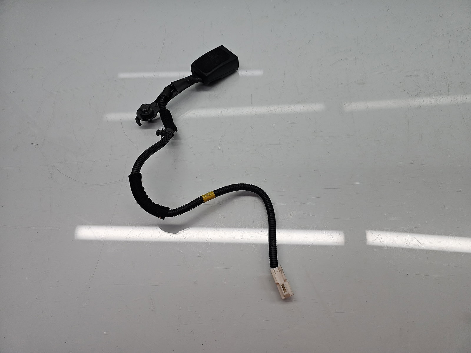 Capsa centura stanga fata KIA Ceed (JD) [Fabr 2012-2018] 88840 A2000 - imagine 1