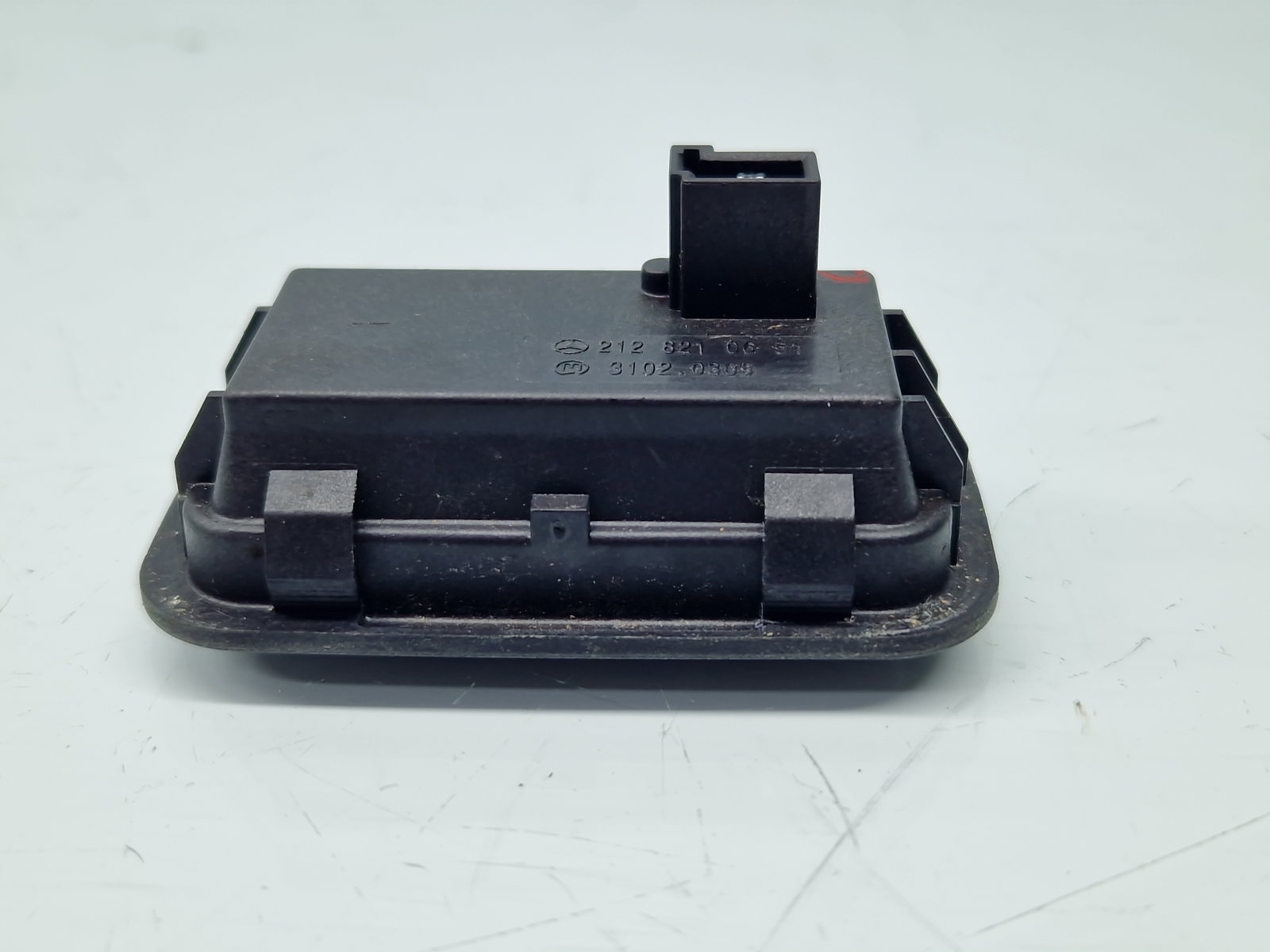 Buton deschidere haion Mercedes Clasa E (W212) [Fabr 2009-2016] 2128210651 - imagine 3