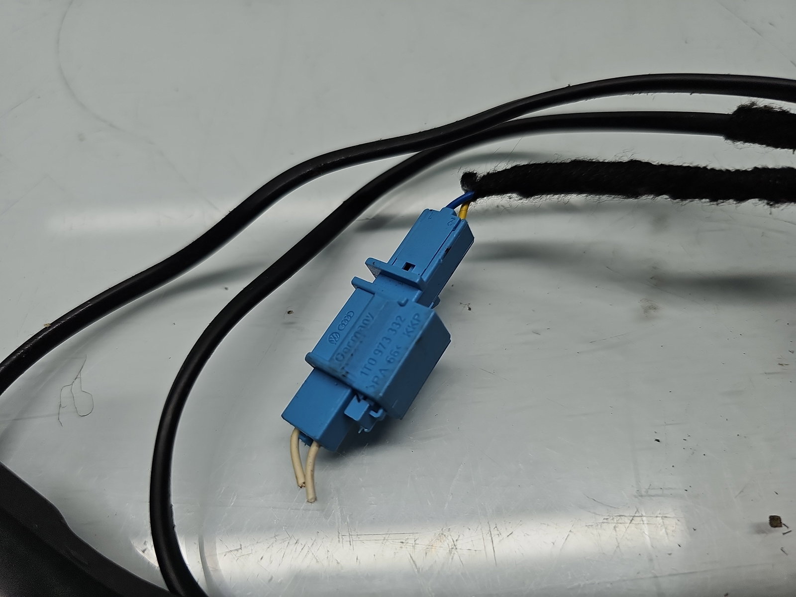 Capsa centura stanga fata Volkswagen Passat CC (358) [Fabr 2012-2016] 3AA857755D - imagine 4