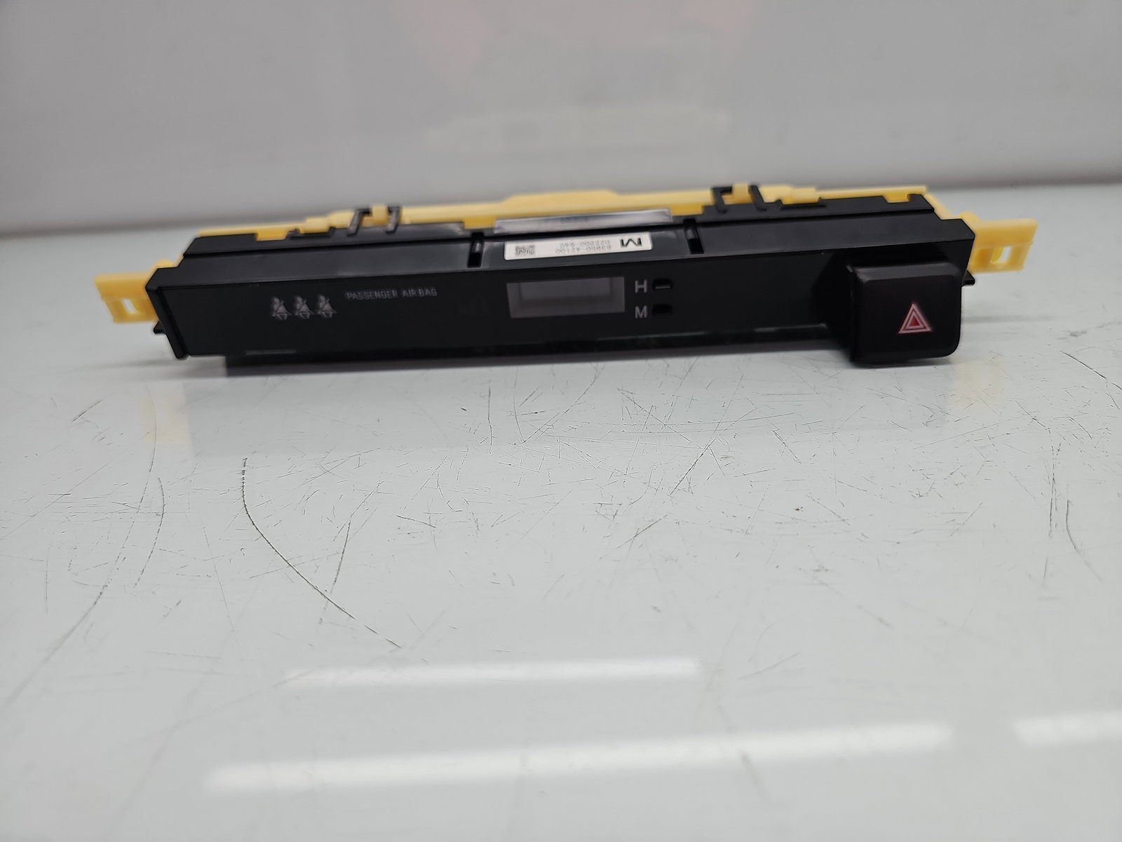 Buton avarii Toyota Rav 4 IV (ZSA4, ALA4) [Fabr 2013-2018] 83950-42100 - imagine 2