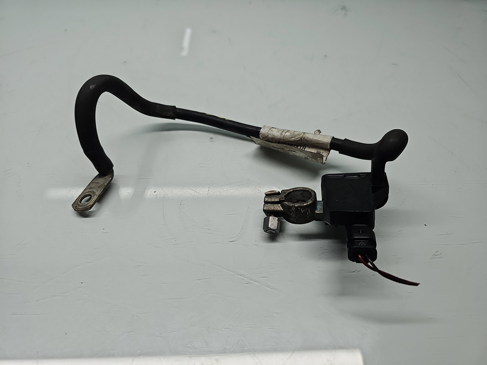 Borna baterie (-) Volkswagen Passat CC (358) [Fabr 2012-2016] 1K0915181H