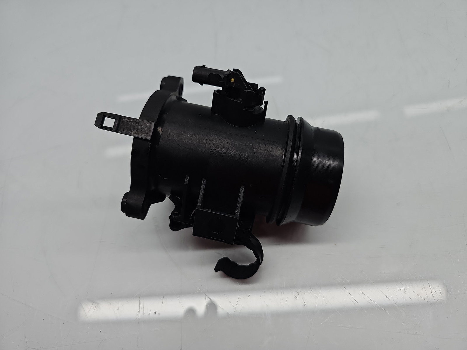 Debitmetru aer Bmw 5 (F10) [Fabr 2011-2016] 8506359 2.0 N47D20 135KW / 184CP - imagine 1