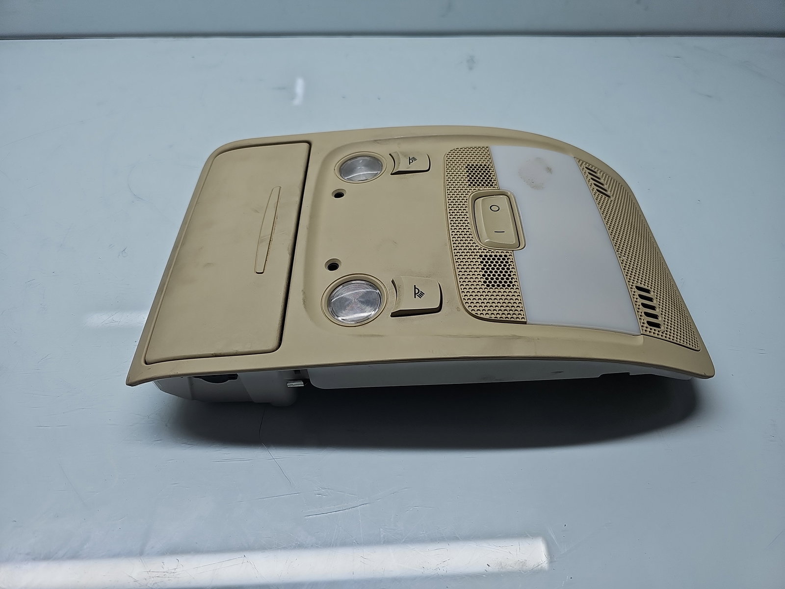 Plafoniera fata AUDI A4 (8K2, B8.5) [Fabr 2008-2015] Berlina Facelift 8T0947135BE - imagine 3