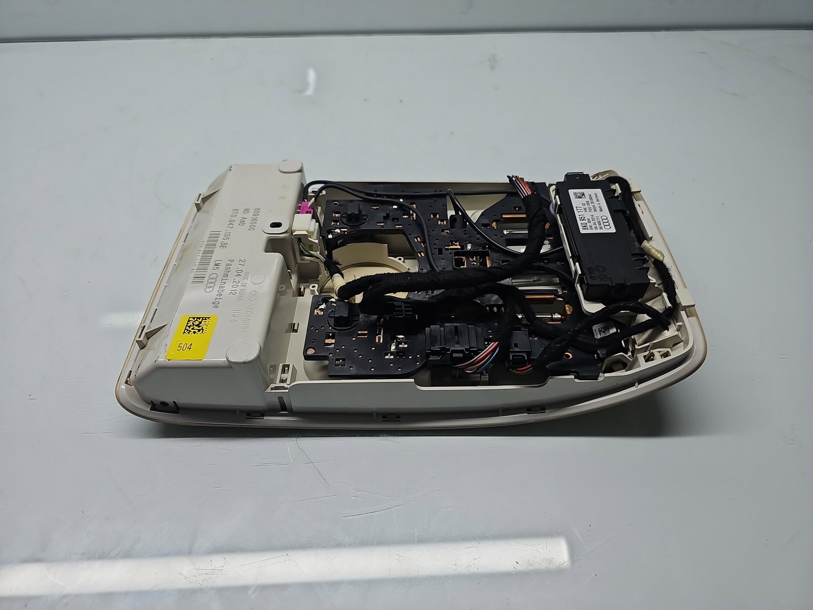 Plafoniera fata AUDI A4 (8K2, B8.5) [Fabr 2008-2015] Berlina Facelift 8T0947135BE - imagine 4