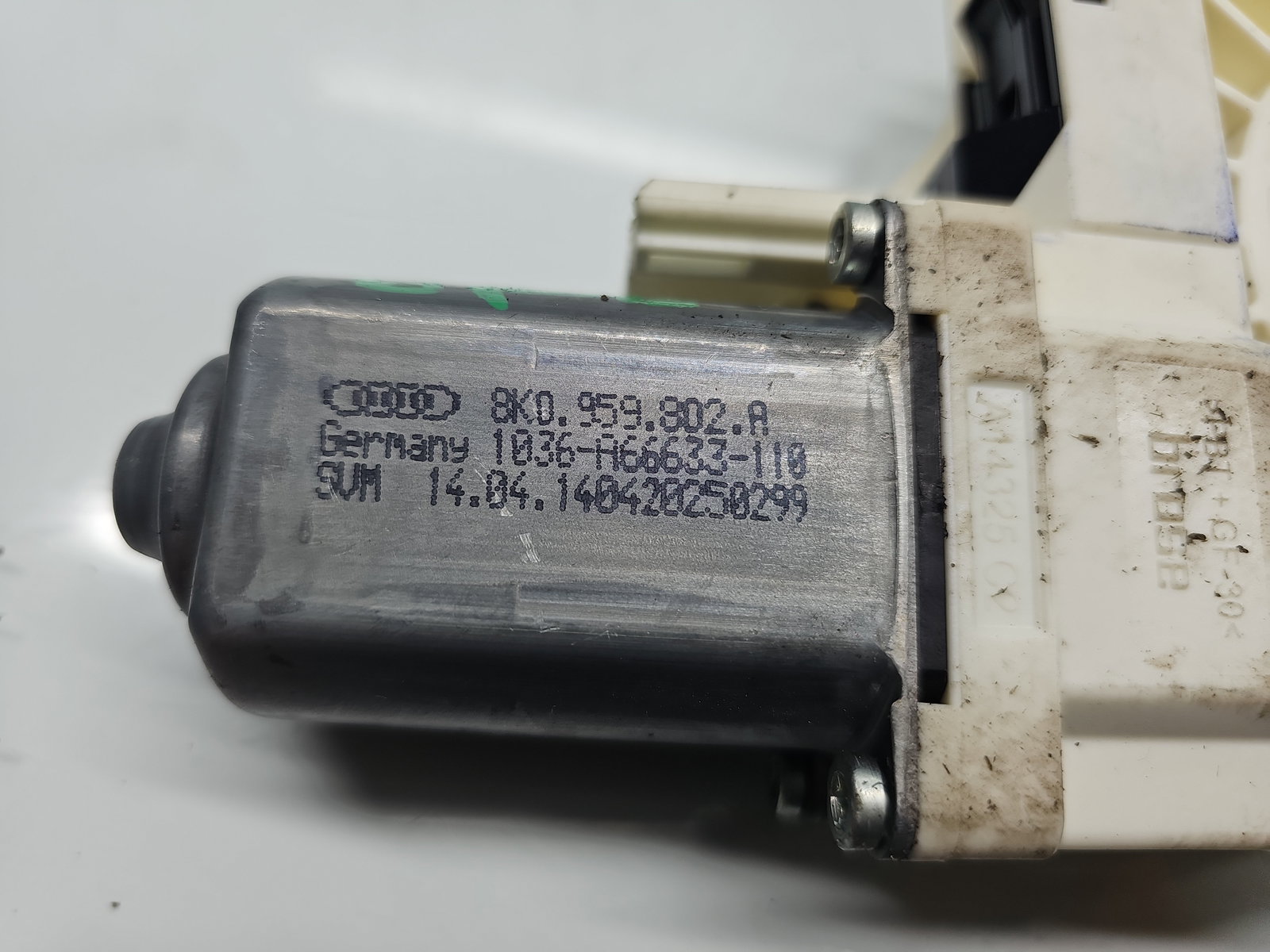 Motoras geam dreapta fata AUDI A4 (8K2, B8.5) [Fabr 2008-2015] Berlina Facelift 8K0959802A - imagine 4