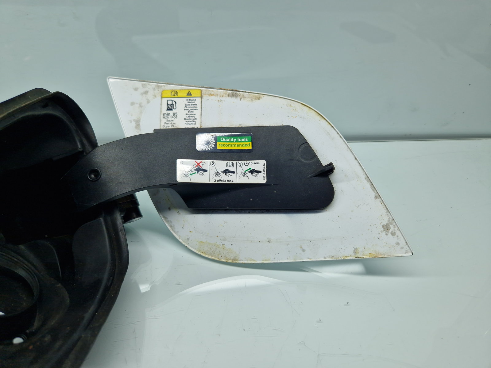 Capac rezervor Ford Focus 3 [Fabr 2010-2018] Frozen White - imagine 4