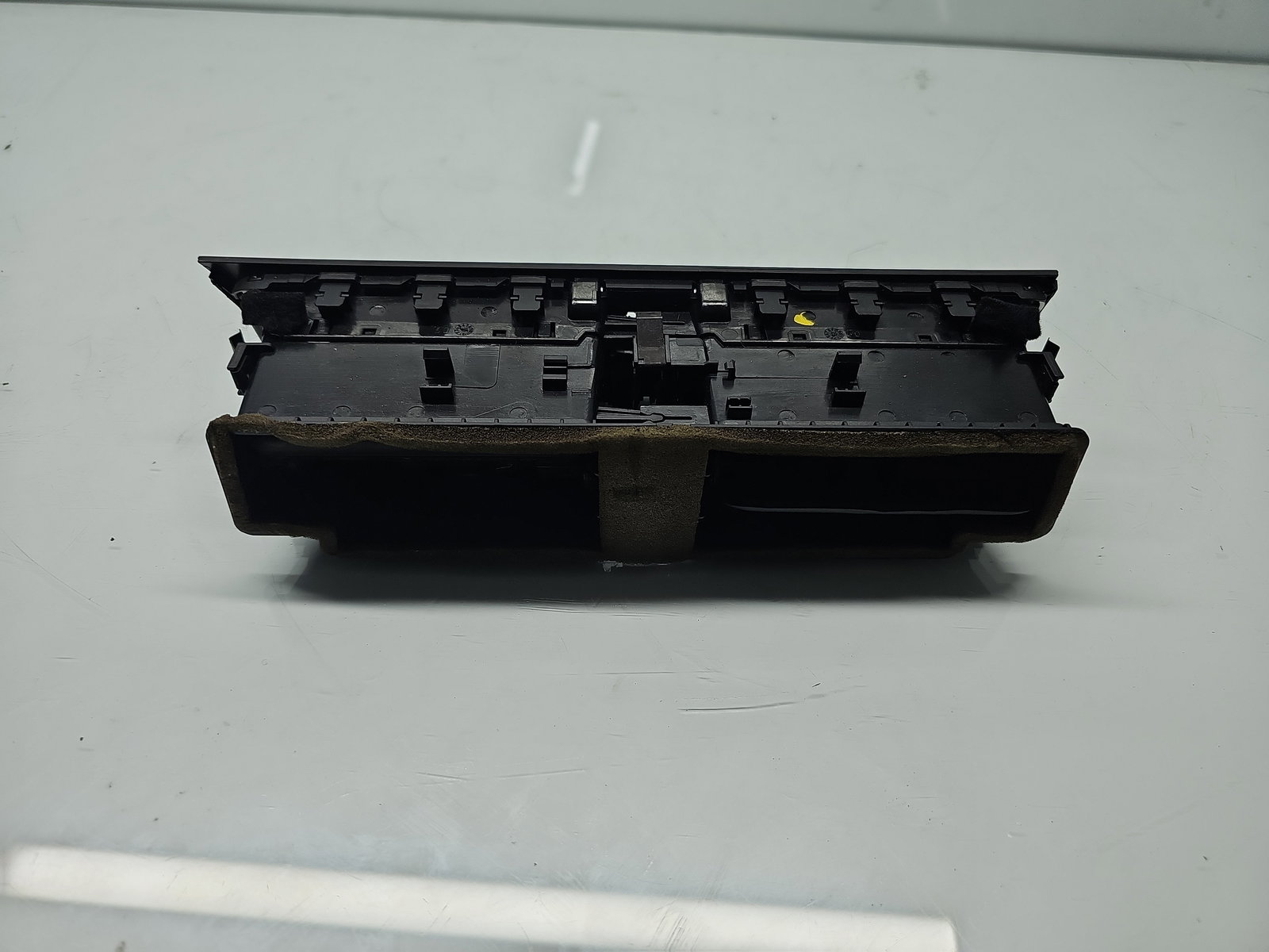 Grila aerisire centrala AUDI A4 (8K2, B8.5) [Fabr 2008-2015] 8T2820951D - imagine 2