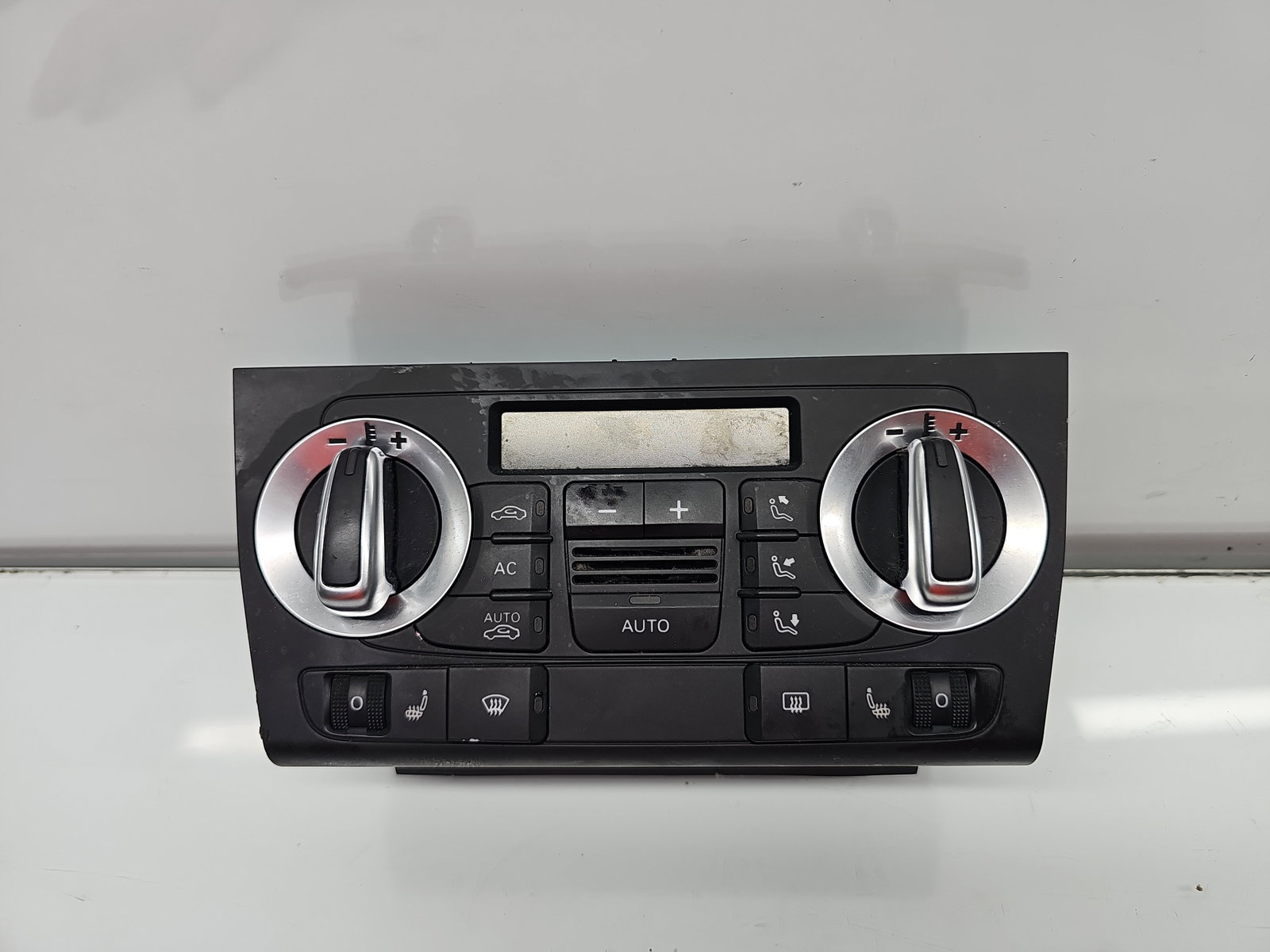 Panou comanda clima AUDI A3 Sportback (8PA) [Fabr 2004-2013] 8P0820043BN