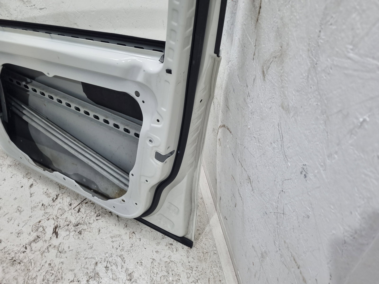 Usa dreapta fata Mercedes Clasa E (W212) [Fabr 2009-2016] Break AMG 650U Alb Calcite - imagine 9