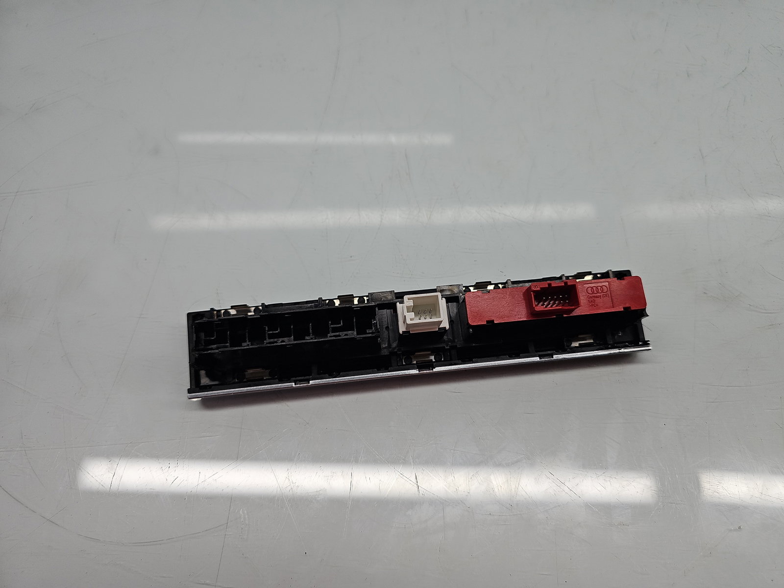 Butoane comenzi consola centrala AUDI A3 Sportback (8PA) [Fabr 2004-2013] OEM - imagine 3