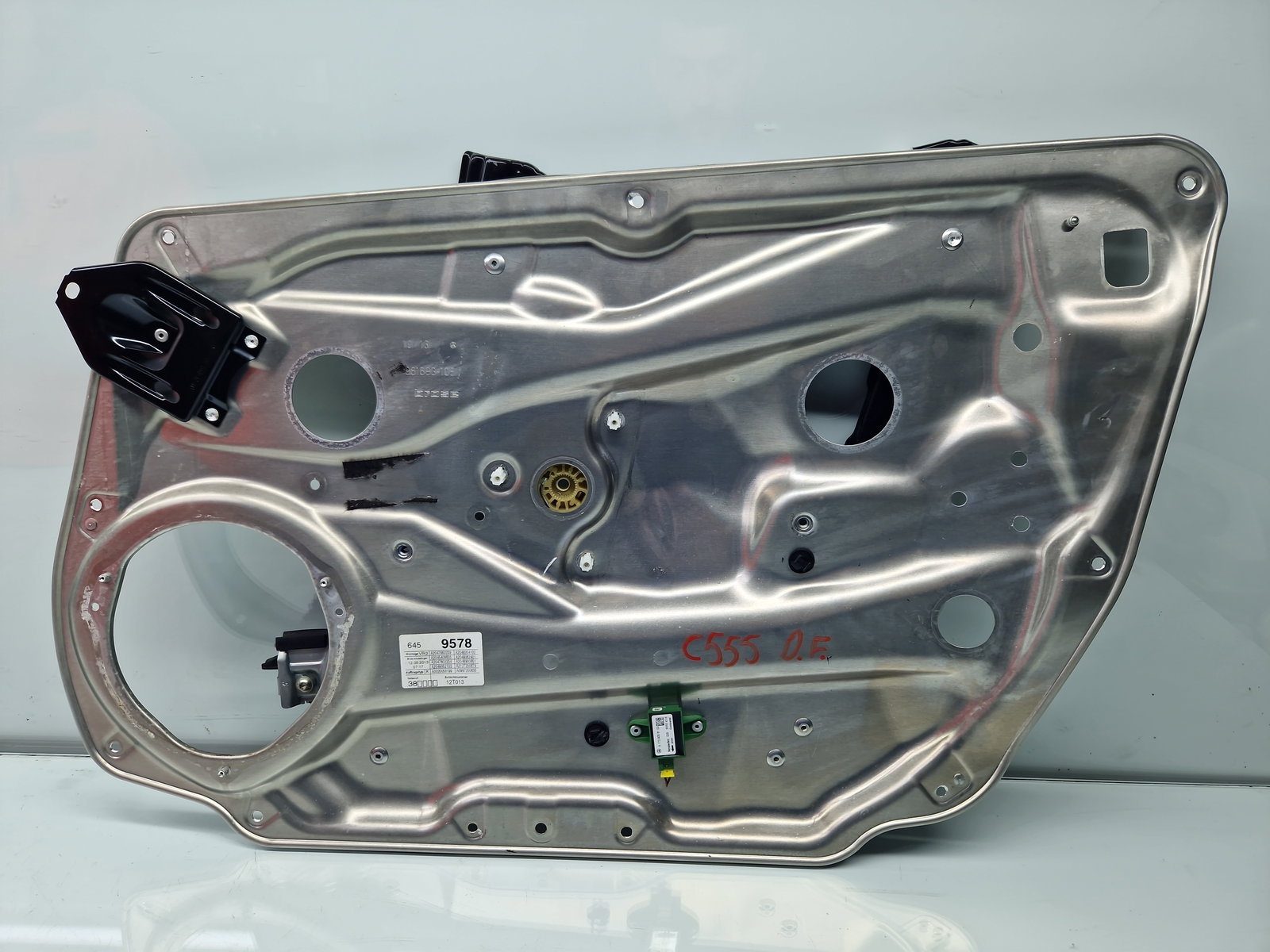 Macara electrica geam dreapta fata Mercedes Clasa C (W204) [Fabr 2007-2014] Berlina Facelift, AMG A2047660239 - imagine 1