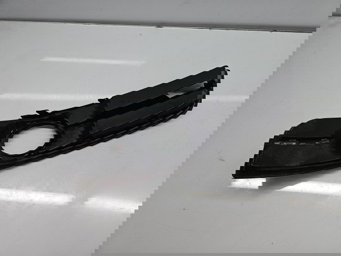 Grila proiector dreapta AUDI A3 Sportback (8PA) [Fabr 2004-2013] Hatchback 8P0807682J