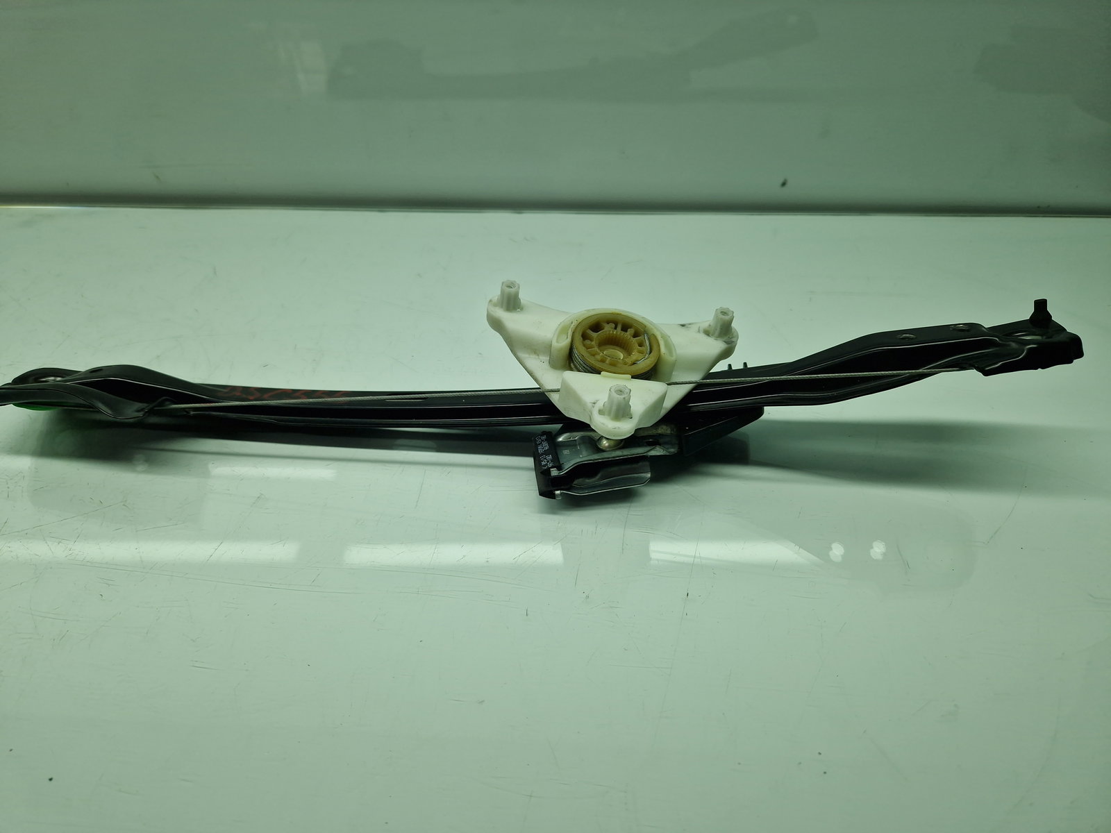 Macara electrica geam dreapta spate Mercedes Clasa C (W204) [Fabr 2007-2014] Berlina Facelift, AMG 938344103 - imagine 1