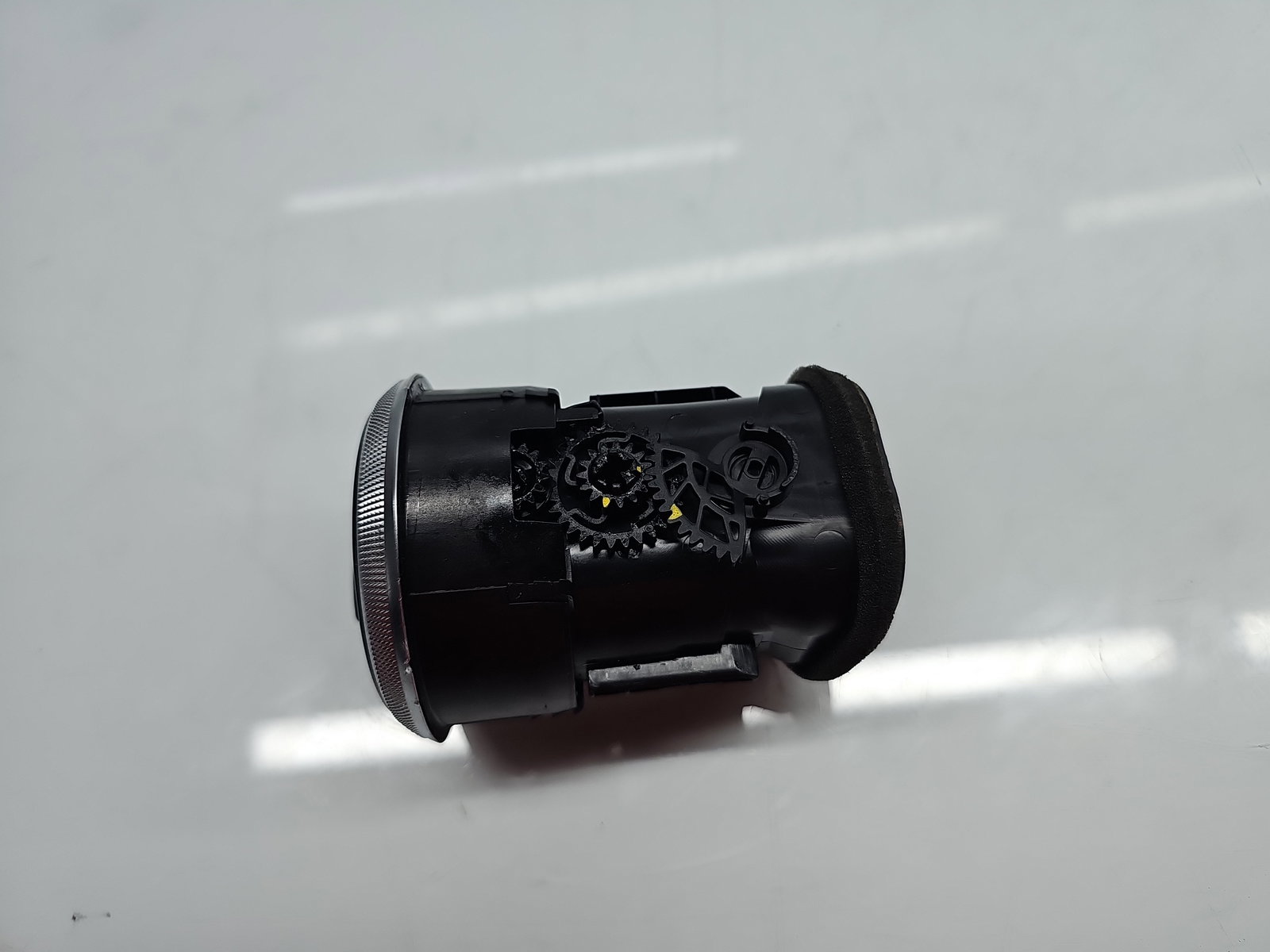 Grila aerisire centrala stanga AUDI A3 Sportback (8PA) [Fabr 2004-2013] 8P0820901F - imagine 3