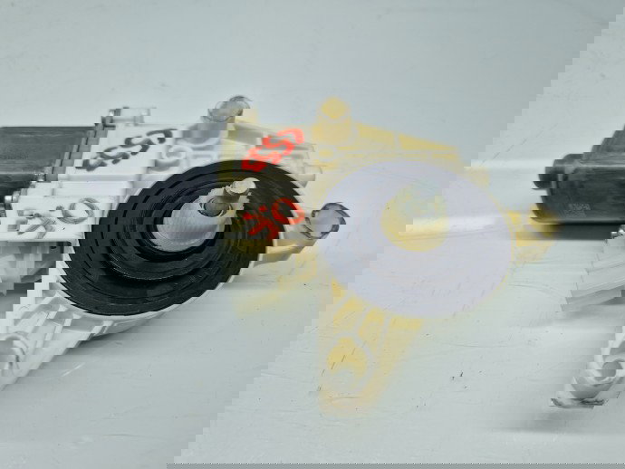 Motoras geam dreapta fata Mercedes Clasa C (W204) [Fabr 2007-2014] Berlina Facelift, AMG A2048200242