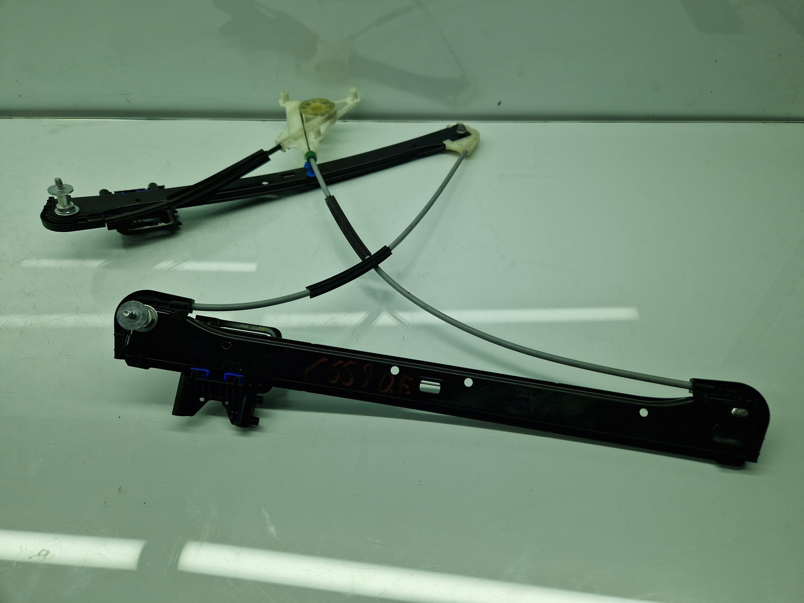 Macara electrica geam dreapta fata AUDI A3 (8VS) [Fabr 2013-prezent] Berlina S-line 8V4837462 - imagine 1