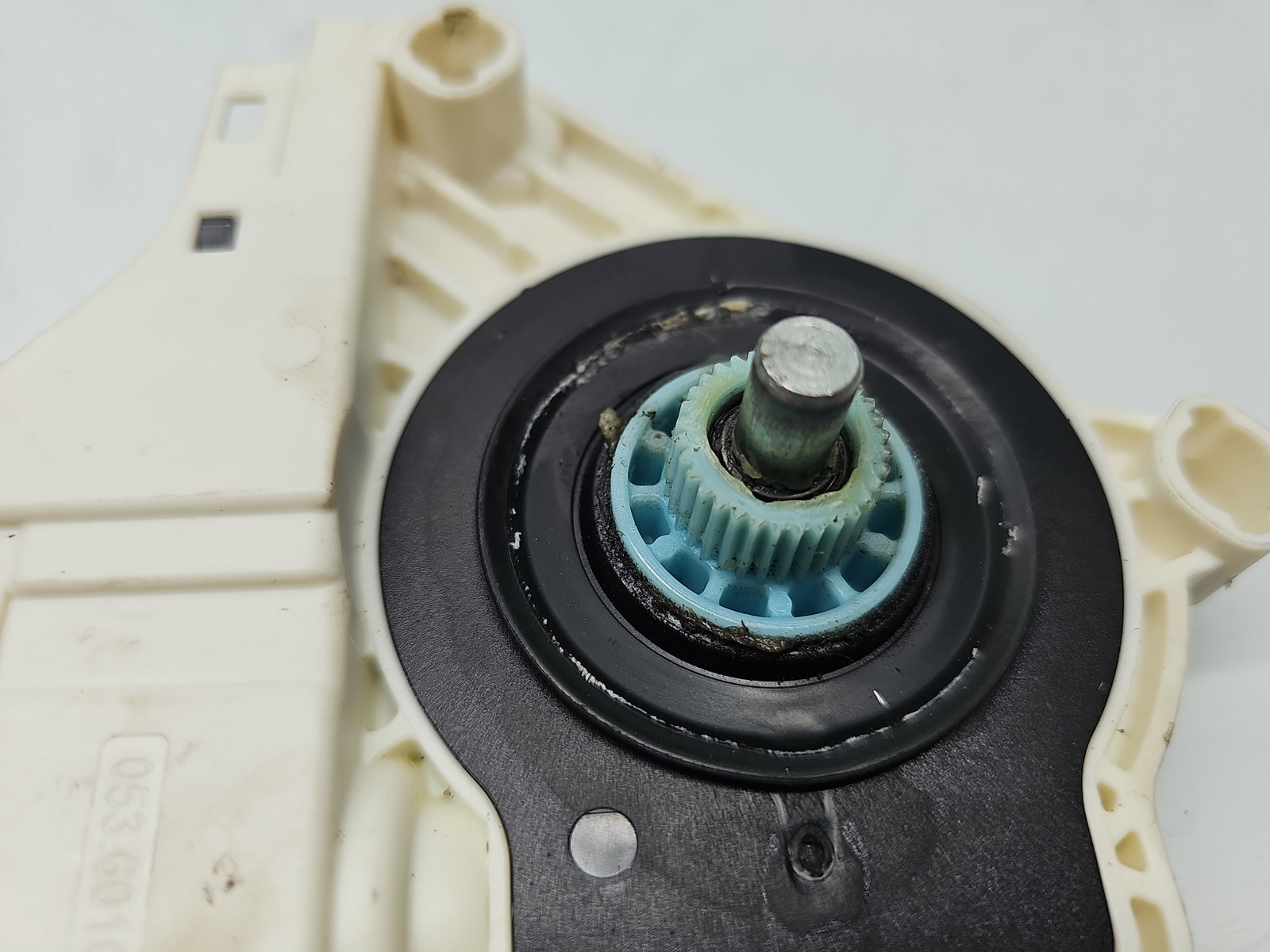 Motoras geam stanga fata Skoda Superb II (3T5) [Fabr 2009-2015] Break Facelift 8K0959801A - imagine 3